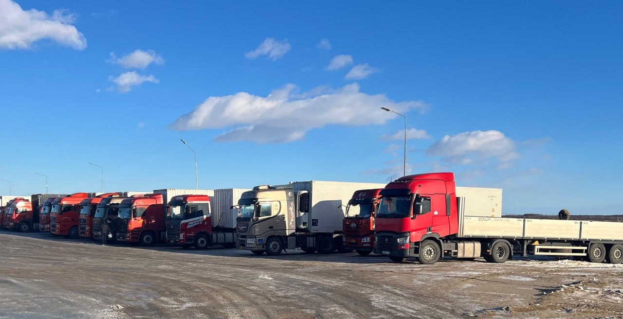 Грузовой автотрафик через МАПП Кани-Курган вырос на 42% <